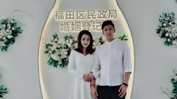 當(dāng)婚禮遇上疫情這對(duì)地鐵戀人選擇將幸福延后