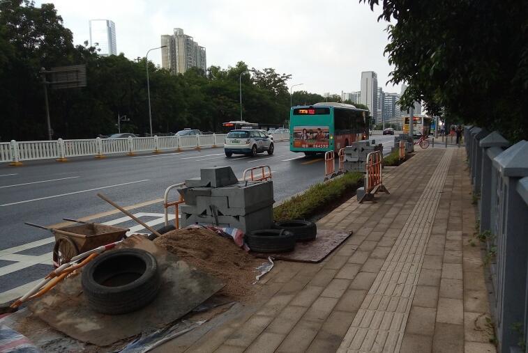 筍崗橋人行道建種植池引爭(zhēng)議，屬品質(zhì)提升工作